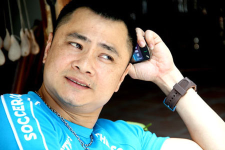 Nghệ sĩ ưu tú Tự Long. Nghệ sĩ ưu tú Tự Long.