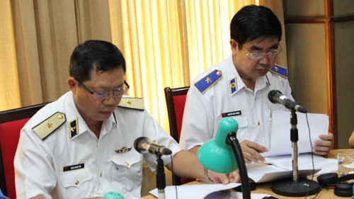 Chuẩn đô đốc Đặng Minh Hải: Lực lượng Hải quân vừa thực hiện nhiệm vụ bảo vệ chủ quyền biển đảo vừa có nhiệm vụ bảo vệ ngư dân và các hoạt động kinh tế trên biển. Ngược lại, ngư dân và những người làm ăn trên biển là tai mắt của bộ đội hải quân. Chuẩn đô đốc Đặng Minh Hải: Lực lượng Hải quân vừa thực hiện nhiệm vụ bảo vệ chủ quyền biển đảo vừa có nhiệm vụ bảo vệ ngư dân và các hoạt động kinh tế trên biển. Ngược lại, ngư dân và những người làm ăn trên biển là tai mắt của bộ đội hải quân.