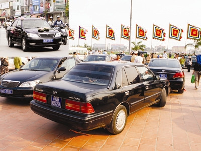 Xe công đi lễ hội, xe công đi rước dâu. Ảnh: Hồng Vĩnh Xe công đi lễ hội, xe công đi rước dâu. Ảnh: Hồng Vĩnh