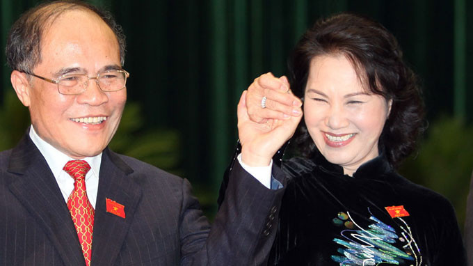 Chủ tịch Quốc hội Nguyễn Sinh Hùng và Phó chủ tịch Quốc hội Nguyễn Thị Kim Ngân - người nhận nhiều phiếu tín nhiệm cao - Ảnh: Việt Dũng