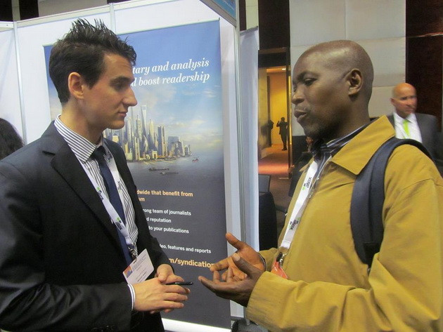 Đại diện Financial Times chia sẻ kinh nghiệm về mô hình báo điện tử với các đại biểu dự WNC (Ảnh: Việt Toàn)