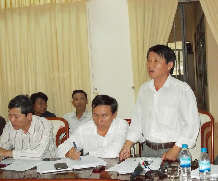 Ông Ngô Hữu Đằng trả lời các câu hỏi liên quan của phóng viên Ông Ngô Hữu Đằng trả lời các câu hỏi liên quan của phóng viên