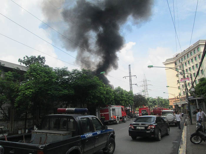 Xe của cảnh sát được điều động đến hiện trường