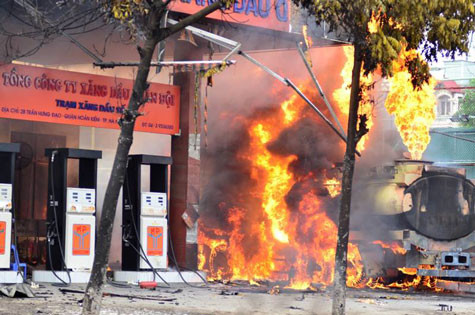 Hiện trường vụ cháy. (ảnh: Nam Phong) Hiện trường vụ cháy. (ảnh: Nam Phong)