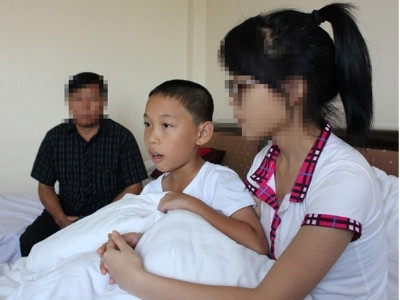 Nữ sinh N.T.T và em trai. Nữ sinh N.T.T và em trai.