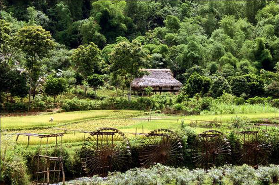 Không chỉ là một công cụ thủy lợi, một bản sắc văn hóa độc đáo, những chiếc cọn nước còn như một chứng nhân muôn đời của nền văn minh lúa nước khi con người tiến lên non cao (Ảnh: Internet). Không chỉ là một công cụ thủy lợi, một bản sắc văn hóa độc đáo, những chiếc cọn nước còn như một chứng nhân muôn đời của nền văn minh lúa nước khi con người tiến lên non cao (Ảnh: Internet).