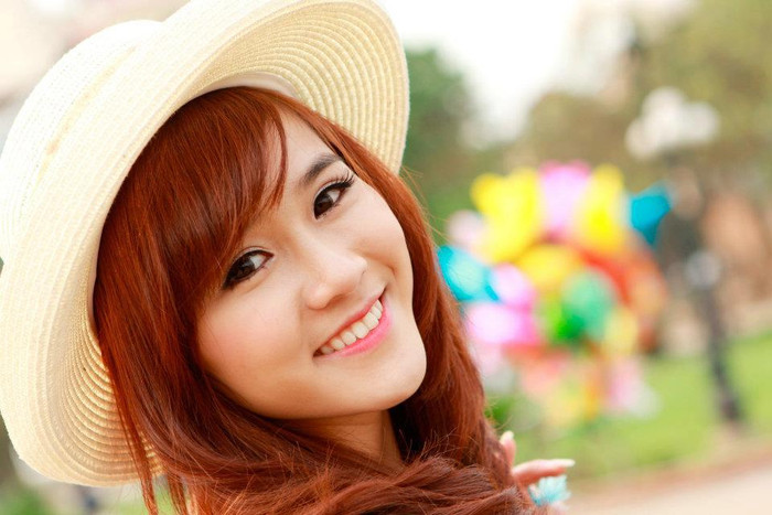 Cô bé có gương mặt thanh tú cùng giọng ca họa mi làm say lòng người Cô bé có gương mặt thanh tú cùng giọng ca họa mi làm say lòng người