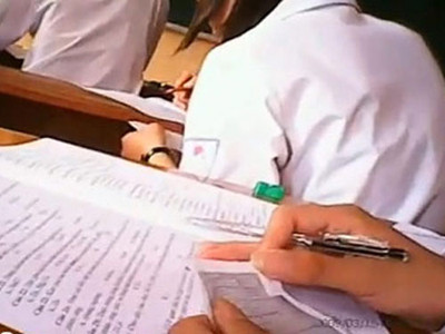 Ảnh thí sinh chép bài thi môn Hóa tốt nghiệp 2012 tại Hội đồng thi Đồi Ngô (Lục Nam, Bắc Giang) Ảnh thí sinh chép bài thi môn Hóa tốt nghiệp 2012 tại Hội đồng thi Đồi Ngô (Lục Nam, Bắc Giang)