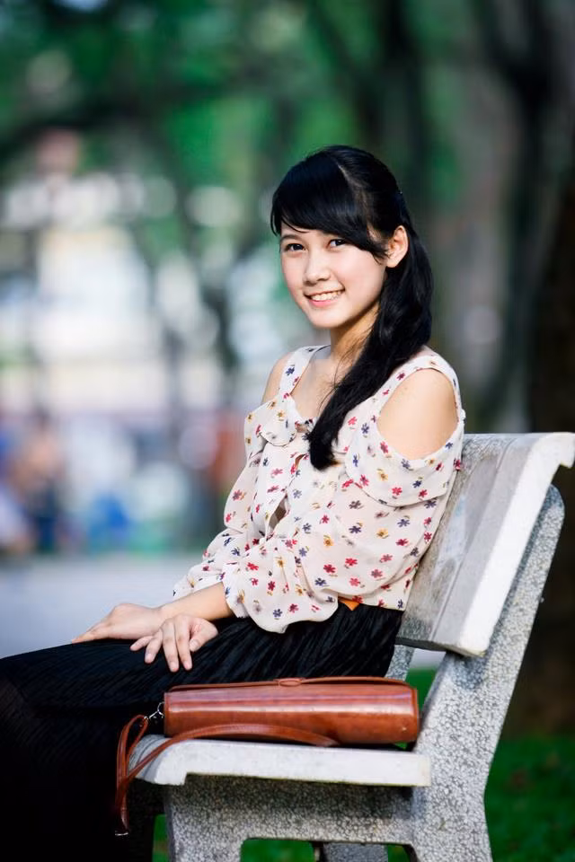 >>Ngẩn ngơ vì nhan sắc của Hotgirl Kiều My >>Những nữ sinh diện áo dài đẹp hơn Hoa hậu Mai Phương Thúy >>Hotgirl Đại học Phương Đông rạng ngời đón Trung Thu >>Ngẩn ngơ vì Hotgirl Đại học Ngoại thương