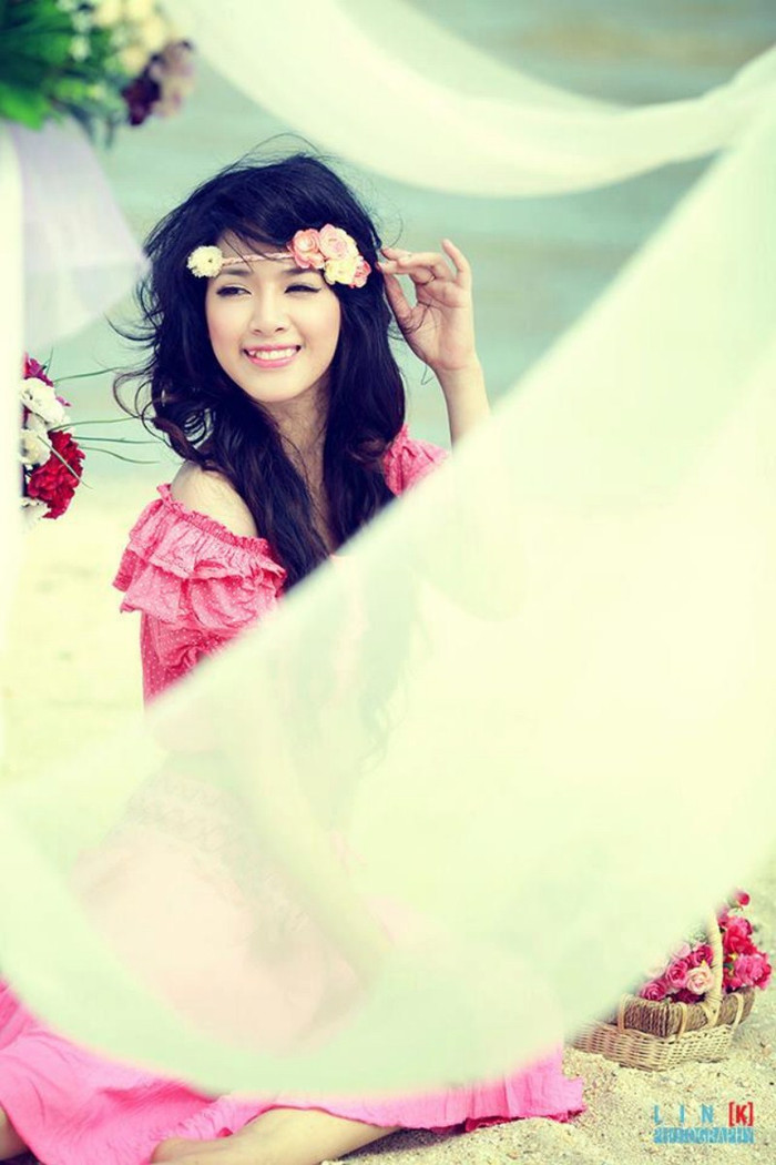 Hiện Hà Min đang làm model cho vài trang báo mạng, một số tờ báo tuổi teen và cũng là người mẫu catwalk tự do. Hiện Hà Min đang làm model cho vài trang báo mạng, một số tờ báo tuổi teen và cũng là người mẫu catwalk tự do.