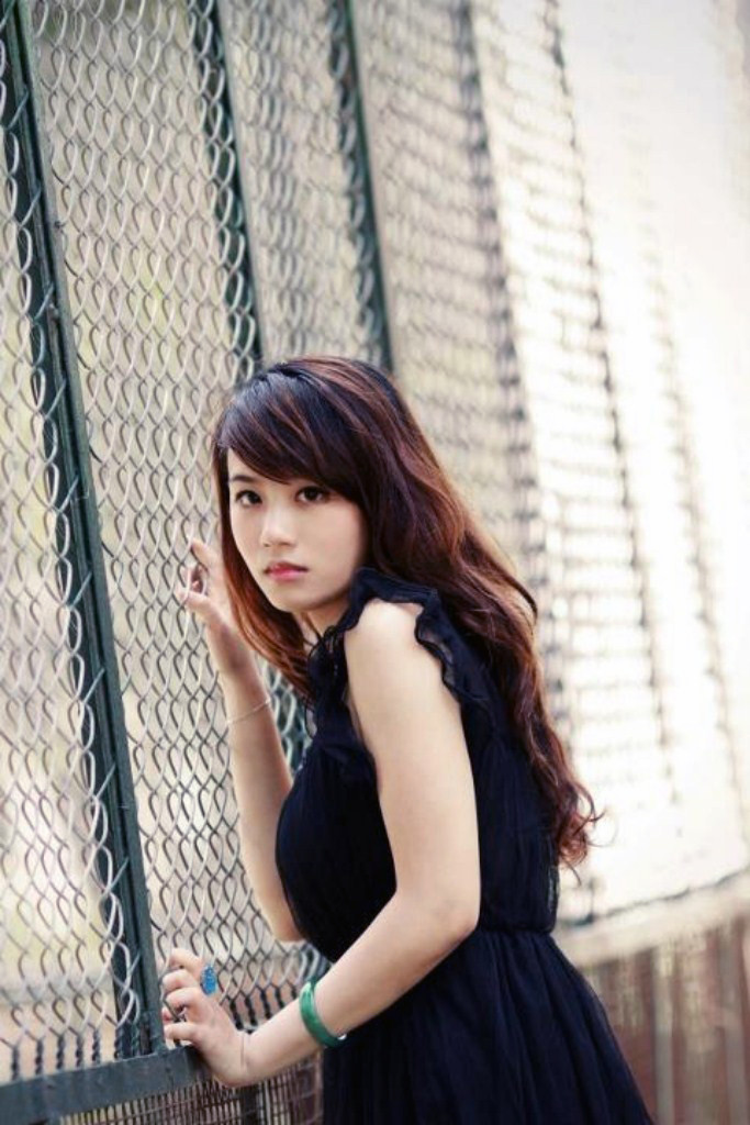 Vừa hoàn thành năm đầu tiên khoa Sân khấu điện ảnh, Linh Miu là một gương mặt hứa hẹn đầy tài năng. >>HOA KHÔI CÁC TRƯỜNG ĐẠI HỌC >>NGÔI SAO HỌC ĐƯỜNG Vừa hoàn thành năm đầu tiên khoa Sân khấu điện ảnh, Linh Miu là một gương mặt hứa hẹn đầy tài năng. >>HOA KHÔI CÁC TRƯỜNG ĐẠI HỌC >>NGÔI SAO HỌC ĐƯỜNG