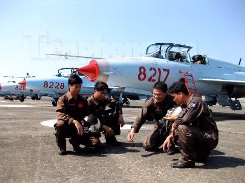 Trao đổi kinh nghiệm trước giờ xuất kích.