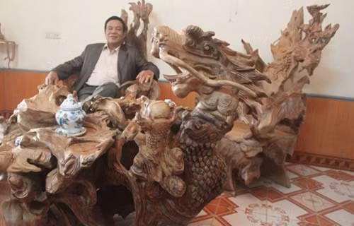 Bộ bàn ghế hình rồng bằng gỗ ngọc am từng được chào mua với giá 4 tỷ đồng.