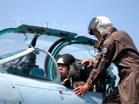 Kiểm tra các thông số an toàn trước giờ bay.