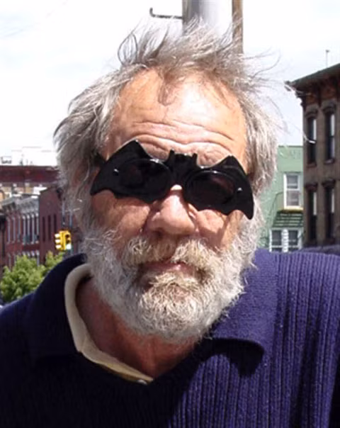 Thêm 1 cụ ông thích kính 'độc'.