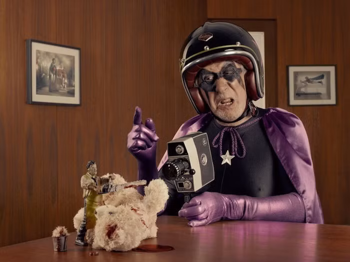 Cụ ông siêu nhân.