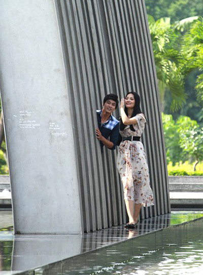 Khi đóng vai cô gái dịu dàng cùng hẹn hò với người yêu, Hương Giang đã có những lời nhắc nhở bạn trai về việc giữ gìn vệ sinh của không gian công cộng. Khi đóng vai cô gái dịu dàng cùng hẹn hò với người yêu, Hương Giang đã có những lời nhắc nhở bạn trai về việc giữ gìn vệ sinh của không gian công cộng.