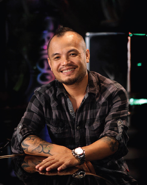 Anh khẳng định những thị phi ở The Voice sẽ không ảnh hưởng đến hình ảnh của mình trong mắt fan: “Rock fan khác hoàn toàn. Chương trình The Voice dành cho mọi người, nhưng những người trưởng thành không nhầm lẫn chuyện này với chuyện kia. Ta không thể đổ đồng mọi thứ và nếu là những người thực sự có cái nhìn khách quan, mang tính bình tĩnh, đúng với từng việc, họ không bộp chộp. Khán giả rất là thông minh.” (Theo VTC News) Anh khẳng định những thị phi ở The Voice sẽ không ảnh hưởng đến hình ảnh của mình trong mắt fan: “Rock fan khác hoàn toàn. Chương trình The Voice dành cho mọi người, nhưng những người trưởng thành không nhầm lẫn chuyện này với chuyện kia. Ta không thể đổ đồng mọi thứ và nếu là những người thực sự có cái nhìn khách quan, mang tính bình tĩnh, đúng với từng việc, họ không bộp chộp. Khán giả rất là thông minh.” (Theo VTC News)