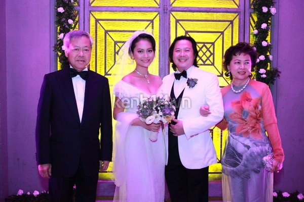 Sau cuộc hôn nhân với đạo diễn Ngô Quang Hải đổ vỡ, lần tái hôn này Hải Yến khá kín tiếng, tuy nhiên, cô vẫn rất được rất nhiều khán giả quan tâm và chúc phúc cho lần kết hôn này. (Theo Kênh 14) Sau cuộc hôn nhân với đạo diễn Ngô Quang Hải đổ vỡ, lần tái hôn này Hải Yến khá kín tiếng, tuy nhiên, cô vẫn rất được rất nhiều khán giả quan tâm và chúc phúc cho lần kết hôn này. (Theo Kênh 14)