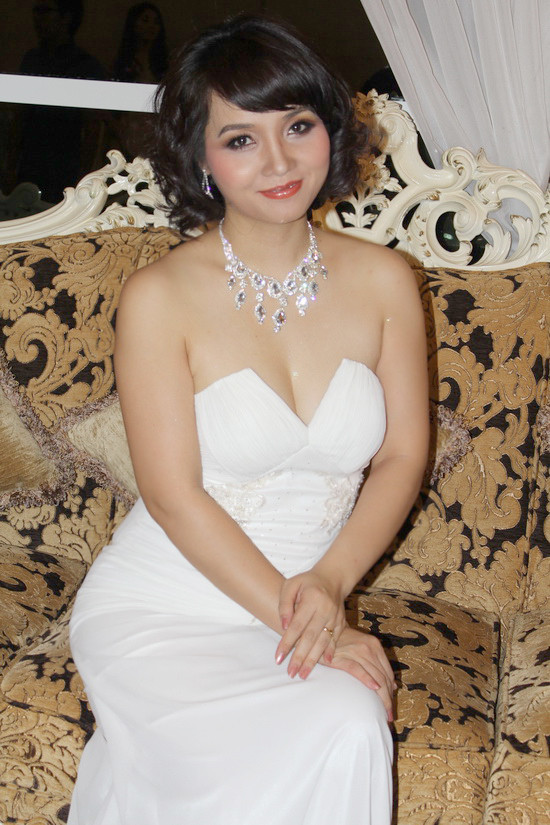 Xuất hiện trong chương trình 'Quyền năng phái đẹp' diễn ra tại TP. HCM, cô Trúc của 'Những ngọn nến trong đêm' vẫn đẹp mặn mà. Xuất hiện trong chương trình 'Quyền năng phái đẹp' diễn ra tại TP. HCM, cô Trúc của 'Những ngọn nến trong đêm' vẫn đẹp mặn mà.