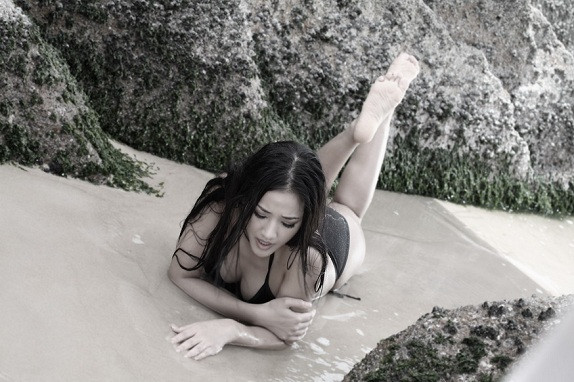 MV mới đánh dấu sự trở lại của Maya trên con đường ca hát. MV mới đánh dấu sự trở lại của Maya trên con đường ca hát.