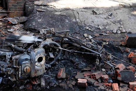 Đốt vàng mã cúng ông Táo, thiêu rụi gần chục căn nhà, 7 xe máy ảnh 10