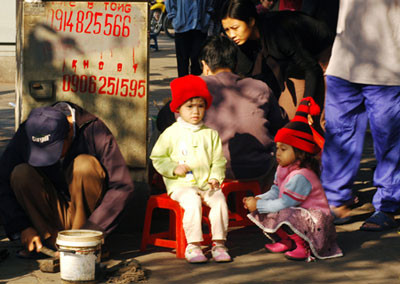 Tính khả thi của việc xử phạt tội chế giễu người sinh con một bề là rất khó. Tính khả thi của việc xử phạt tội chế giễu người sinh con một bề là rất khó.