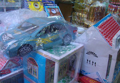 Các loại nhà cửa, ô tô tùy từng kích cỡ, chất liệu có giá khác nhau Các loại nhà cửa, ô tô tùy từng kích cỡ, chất liệu có giá khác nhau