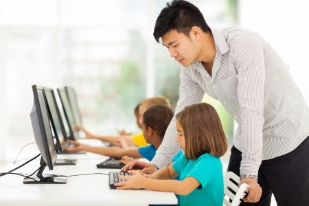 “Máy tính không bao giờ thay thế được con người”