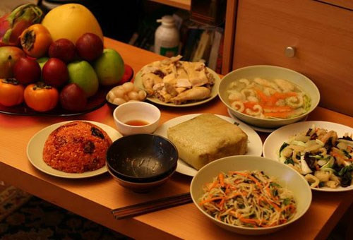 Ấm áp bữa cơm chiều cuối năm (Ảnh minh họa) Ấm áp bữa cơm chiều cuối năm (Ảnh minh họa)