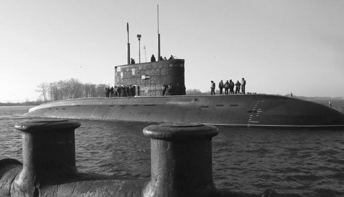 Tàu ngầm Hà Nội trở về nhà máy Admiraltei verfi để bước sang giai đoạn thử nghiệm trên bờ và thử nghiệm tiếp nhận-bàn giao. (Ảnh tư liệu)