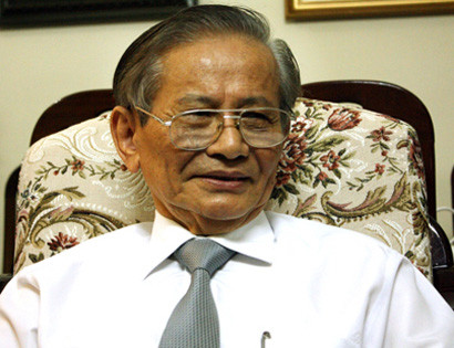 GS Phan Huy Lê GS Phan Huy Lê