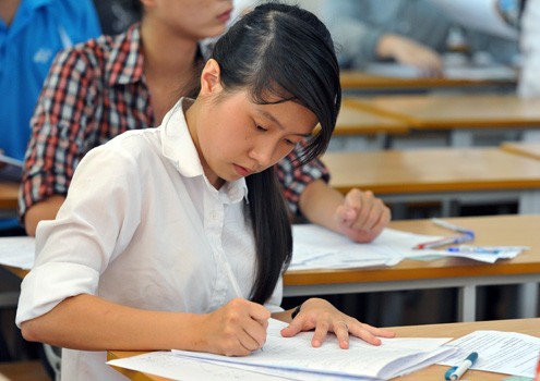 Theo Trưởng bộ môn Luật và Quyền Trưởng khoa Đào tạo Quốc tế, ĐH Ngoại thương Hồ Thúy Ngọc, năm nay trường tuyển sinh ngành Luật học nhằm đào tạo cho sinh viên giỏi về ngoại ngữ, thương mại quốc tế và nắm vững luật pháp. Khóa đầu tiên của khoa Luật dự kiến tuyển 100 chỉ tiêu, thi khối A (Toán, Lý, Hóa), khối D1 (Toán, Văn, Anh) và khối A1 (Toán, Lý, Tiếng Anh). Ảnh: VnExpress.