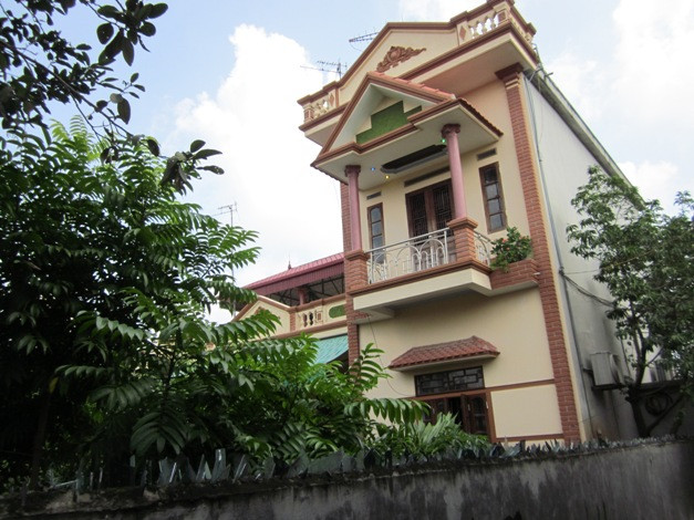 Sống trong căn nhà cao tầng với đầy đủ tiện nghi, Cúc dễ dàng đánh lừa mọi người Sống trong căn nhà cao tầng với đầy đủ tiện nghi, Cúc dễ dàng đánh lừa mọi người