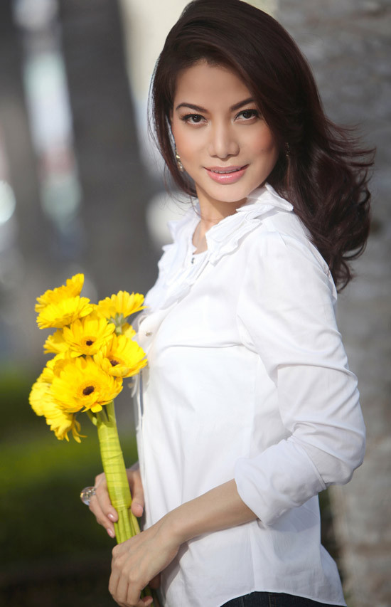 Trương Ngọc Ánh cho biết, với vai diễn nào, chị cũng diễn như thể đó là vai diễn đầu tiên hoặc vai diễn cuối cùng. Trương Ngọc Ánh cho biết, với vai diễn nào, chị cũng diễn như thể đó là vai diễn đầu tiên hoặc vai diễn cuối cùng.