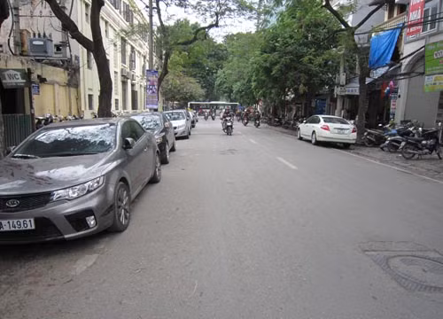 Nếu cấm các điểm trông giữ xe hiện nay dừng hoạt động, mà chưa có quy hoạch cụ thể về các điểm đỗ, gửi xe cho người dân vô hình sẽ khiến người dân gặp nhiều khó khăn trong việc “giải bài toán gửi xe”.