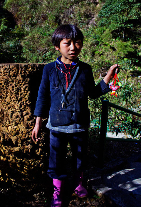 Món hàng của cậu bé.