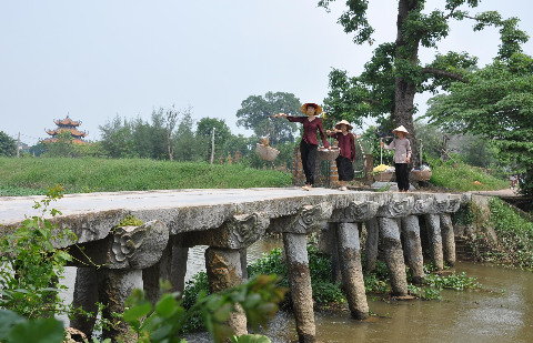 Tan chợ. Tan chợ.