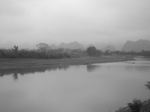 và cả con sông quê hương thơ mộng , hoài cổ