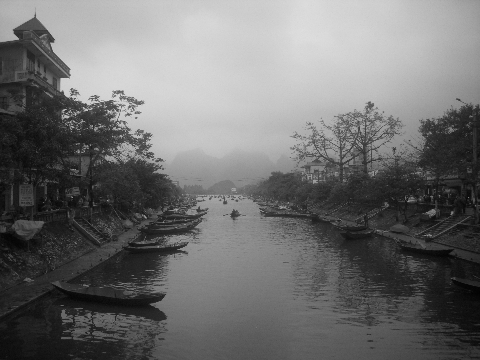 dòng suối Yến yên bình cho ta về cõi Phật