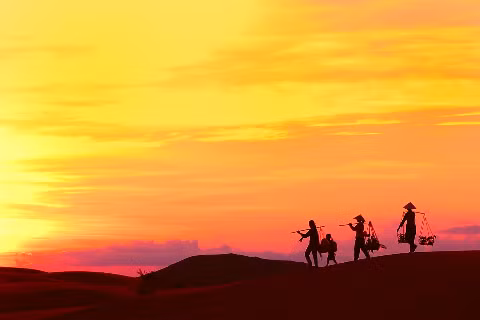 Nắng sớm trên đồi cát Mũi Né - Phan Thiết. Nắng sớm trên đồi cát Mũi Né - Phan Thiết.