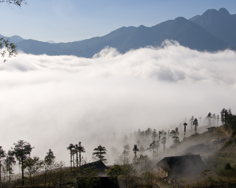 Bản làng trong mây. Bản làng trong mây.
