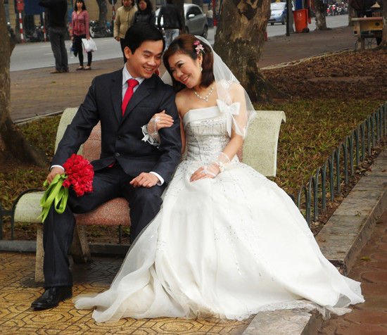 Nụ cười hạnh phúc của một đôi bạn trẻ. Nụ cười hạnh phúc của một đôi bạn trẻ.