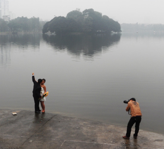 Dù mới du nhập vào nước ta nhưng ngày Valentine 14/2 luôn được các bạn trẻ đón nhận và hưởng ứng một cách rất tích cực. Dù mới du nhập vào nước ta nhưng ngày Valentine 14/2 luôn được các bạn trẻ đón nhận và hưởng ứng một cách rất tích cực.