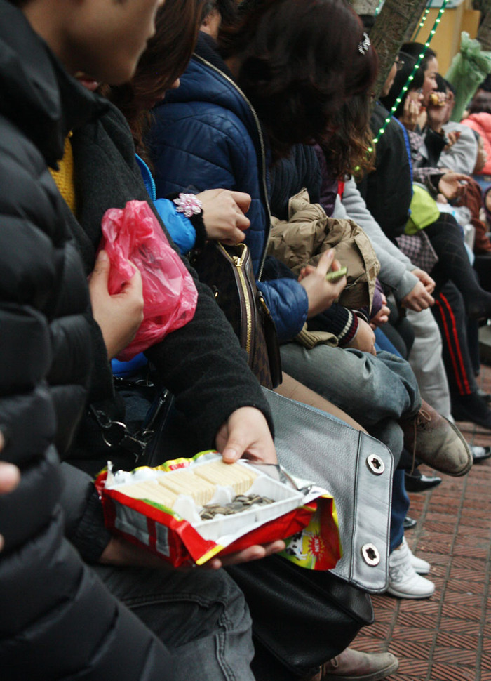 Kể cả bánh kẹo cũng là phương án giải quyết hiệu quả