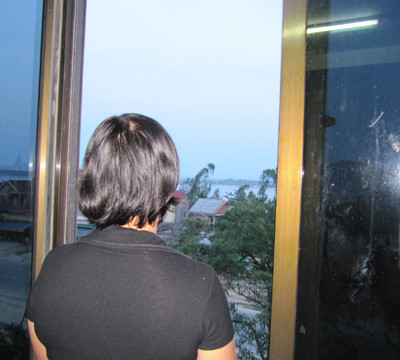 Chị Hoàng Thị Thái mong sớm tìm thấy thi thể cháu Gôn. Chị Hoàng Thị Thái mong sớm tìm thấy thi thể cháu Gôn.