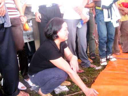 Chờ đợi nhận dạng người thân Chờ đợi nhận dạng người thân