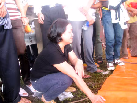 Chờ đợi nhận dạng người thân