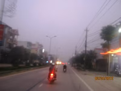 Sương mù giăng kín như thế này sẽ rất nguy hiểm cho người tham gia giao thông