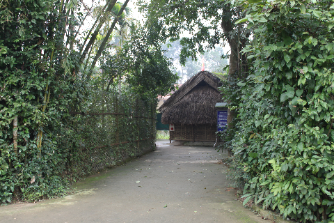 Lối vào nhà. Lối vào nhà.